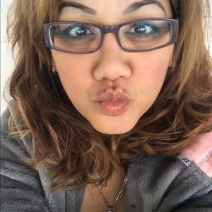 Meet your Posher, Damaris